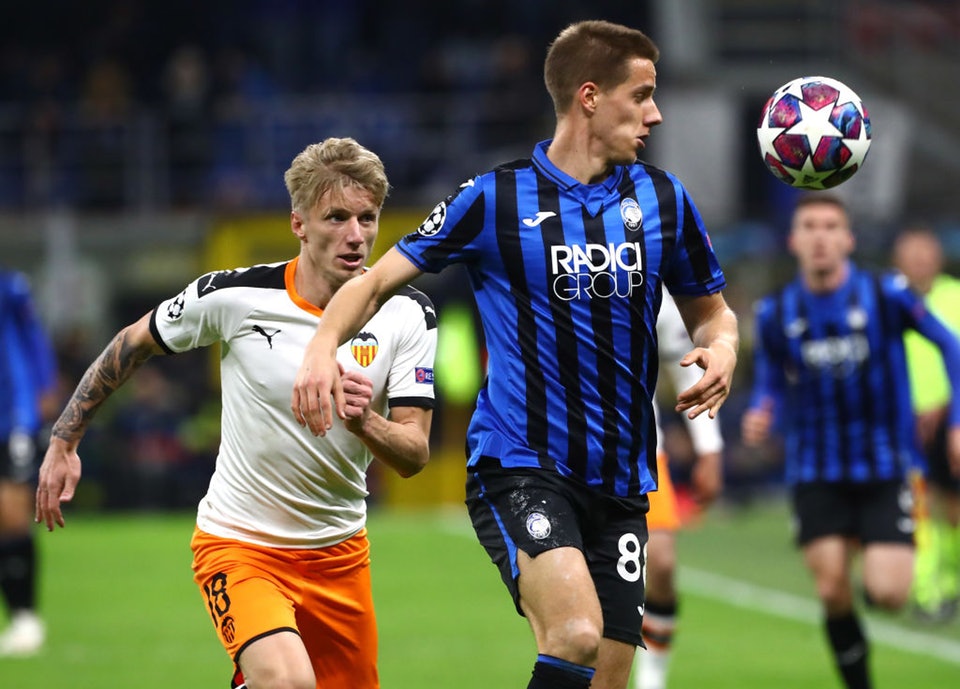 包含赛后巴塞罗那更衣室发声——欧冠节点到来;更衣室稳定;医务组通报恢复的词条 包含赛后巴塞罗那更衣室发声——欧冠节点到来;更衣室稳定;医务组通报恢复的词条