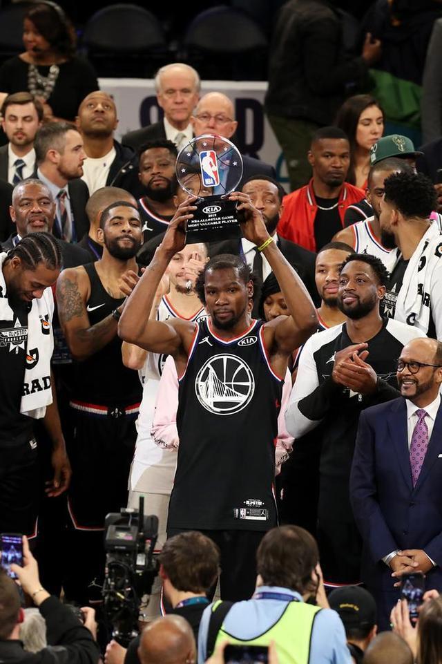 万博体育下载曼城内部会议纪要流出——集结日主帅复盘；全明星赛使命明确；赛程密集仍需轮换的简单介绍