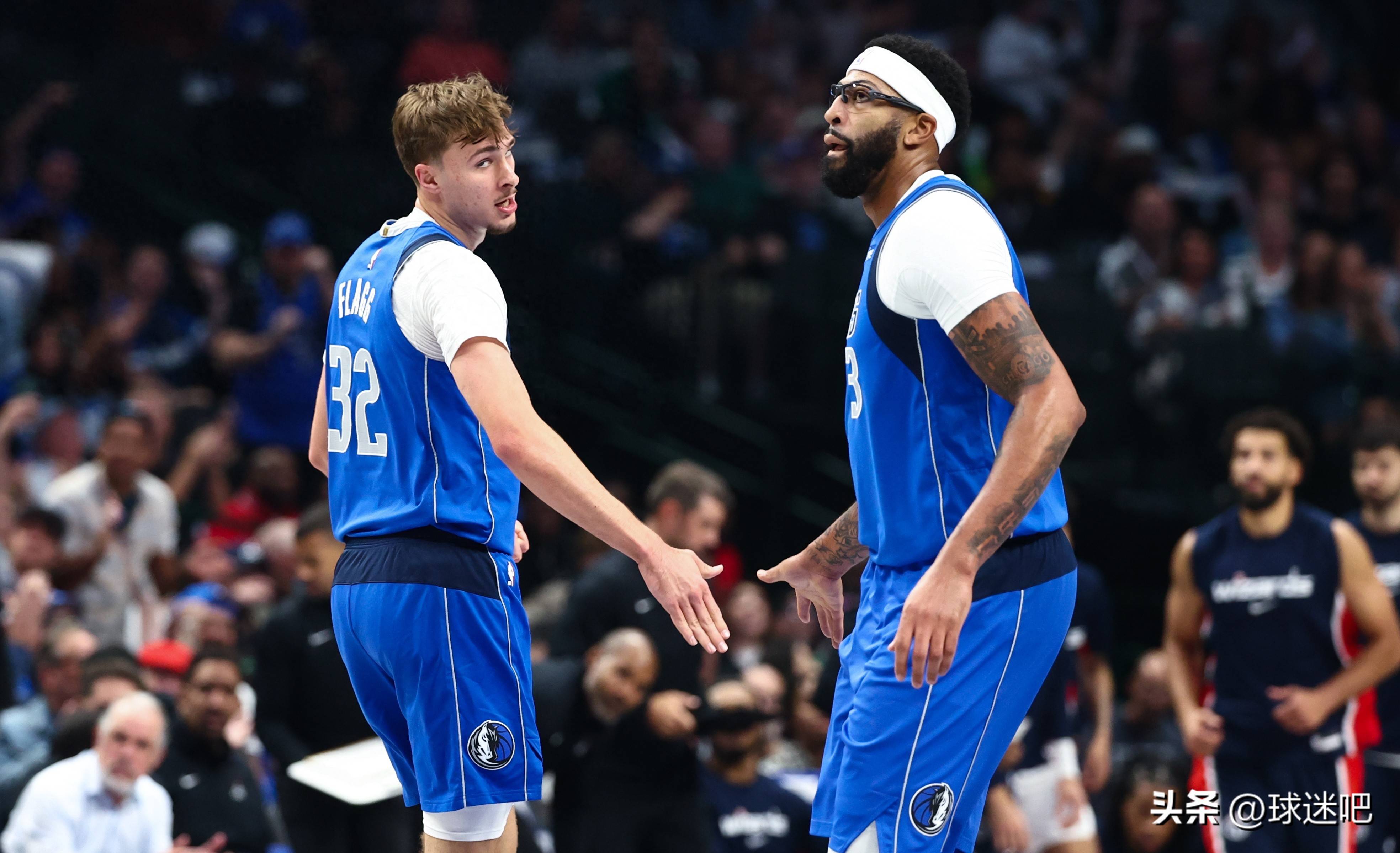 万博赛地聚焦——NBA总决赛关键时刻热度飙升，达拉斯独行侠调整名单，媒体盛赞，团队化学反应显著的简单介绍