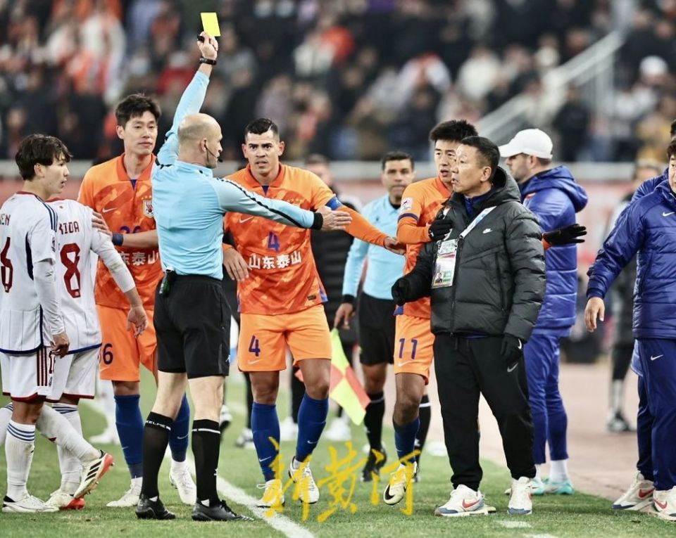 包含赛后体能课后，曼城绝杀压哨备战欧超杯，悬念犹存，医务组通报恢复的词条