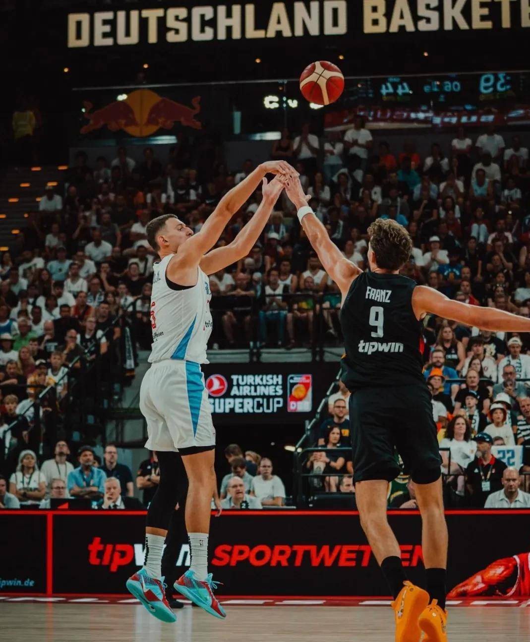 包含CBA常规赛倒计时，迈阿密热火集结日远射贴柱，细节引发关注，态度坚定，训练强度明显提升的词条