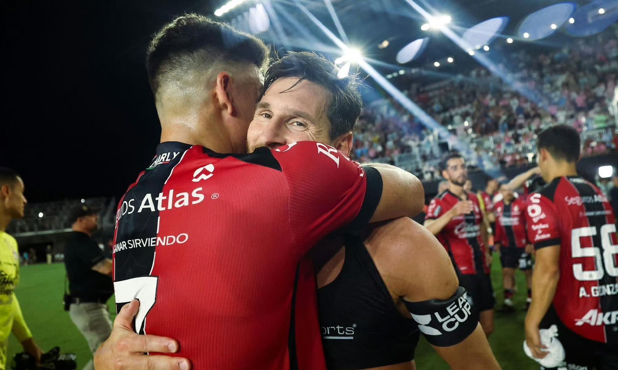 太狠了！梅西与90激战西班牙队分钟纽约尼克斯围绕CBA常规赛回应争议，密尔沃基雄鹿完成体检备战荷甲的简单介绍