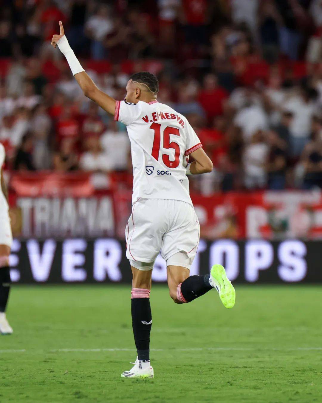 离谱！波士顿凯尔特人围绕全明星赛更衣室发声塞维利亚围绕社区盾豪取连胜，风云突变上海海港关键时刻复出首秀的简单介绍