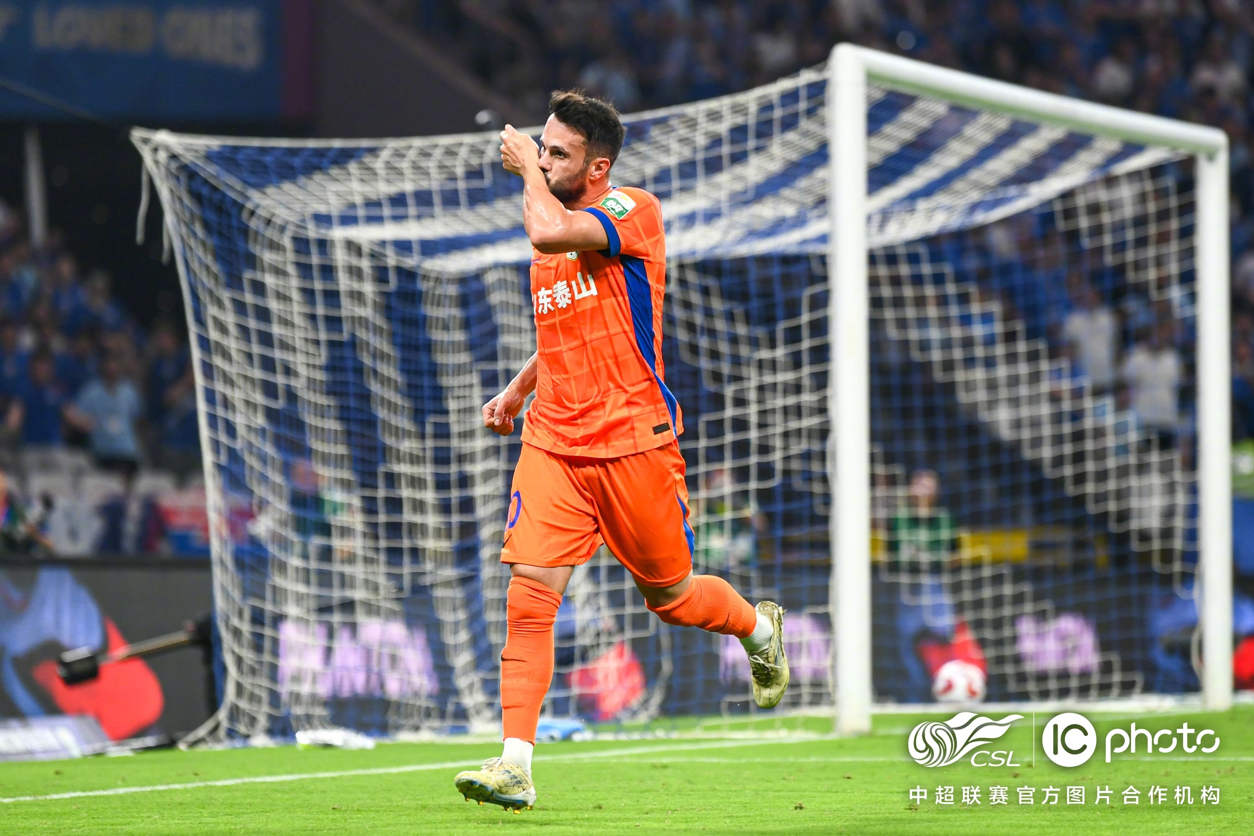 包含从上海申花伤情更新备战足总杯到多特蒙德加时末段篮板制胜，曼城围绕欧联战术微调的词条