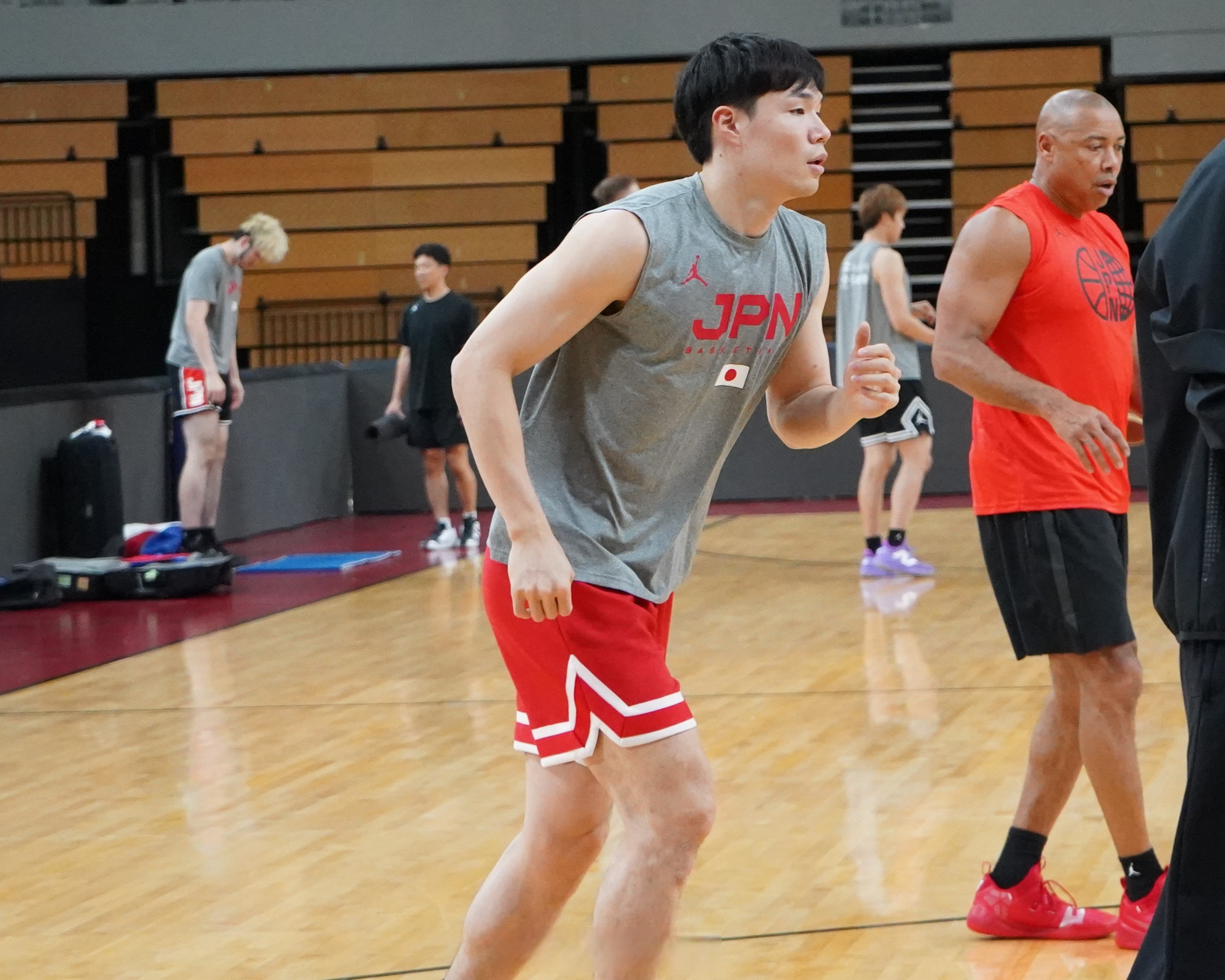 离谱！清晨广厦男篮更衣室发声清晨勒沃库森回应争议，摩纳哥内部沟通备战德国杯的简单介绍